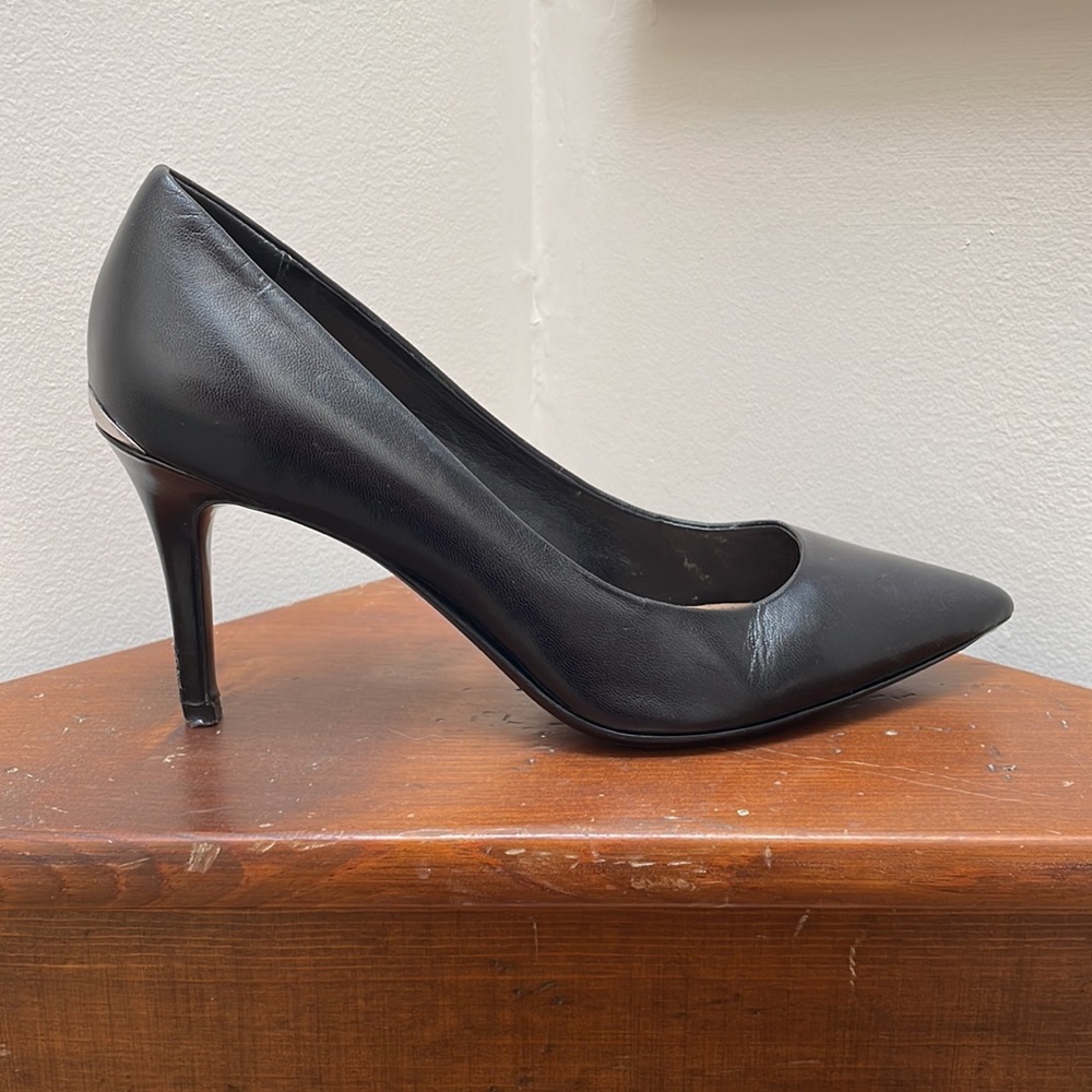 Calvin Klein Gayle Dress Pump (Black, Size 7)